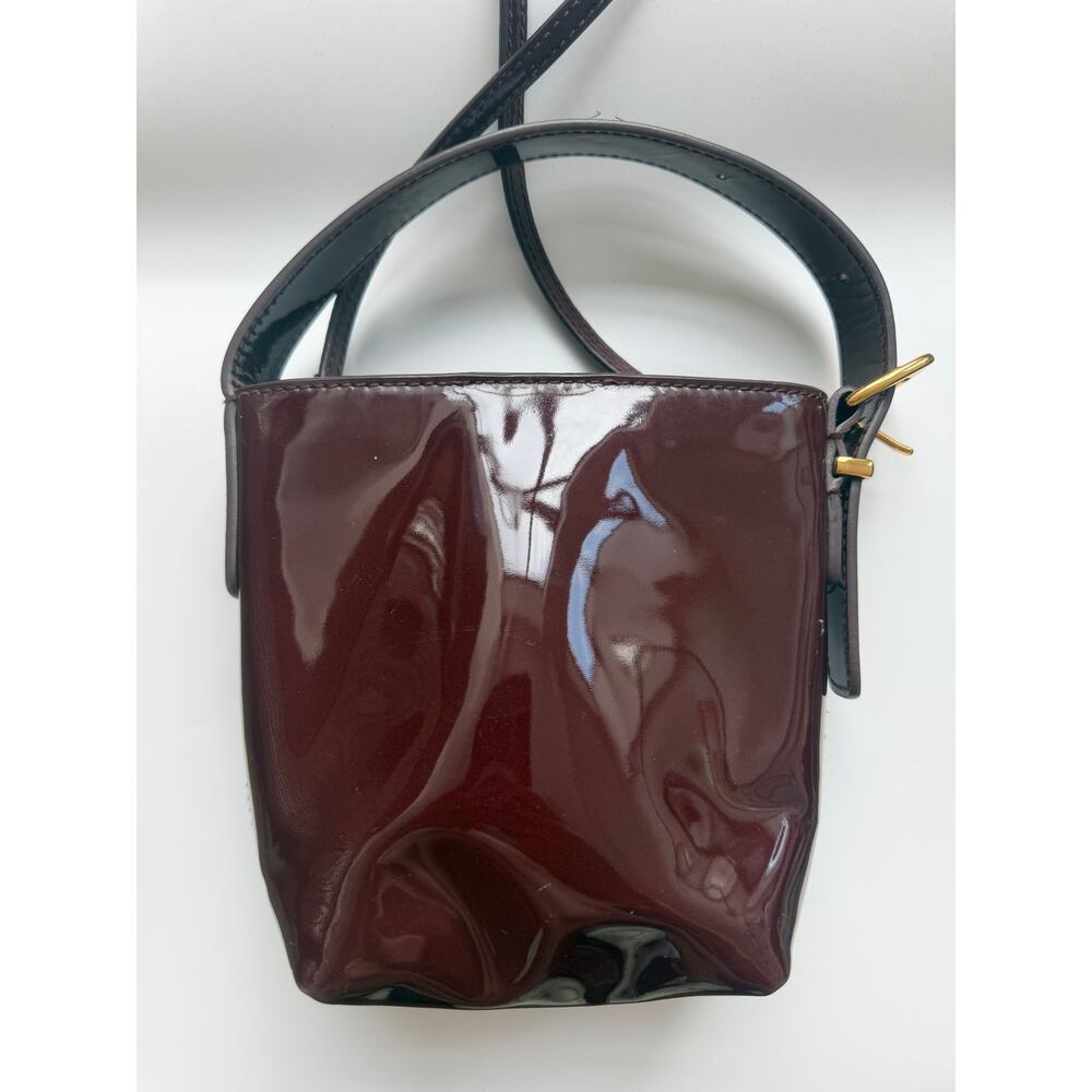 Madewell The Essential Micro Bucket Tote in Dark Plum Patent Leather - Picture 4 of 16